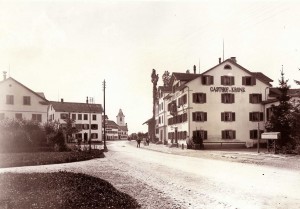 Foto der Bahnhofstrasse in Wetzikon im Jahr 1890